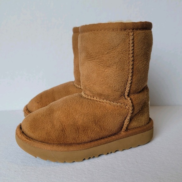 UGG Classic II Toddler Boots Size 8 Chestnut Sheepskin Winter Boots Kids - Picture 3 of 13